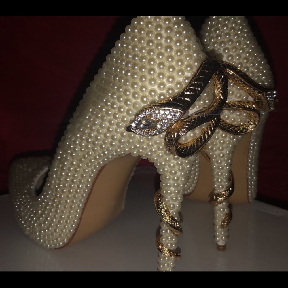 NEVER BEEN WORN!!!